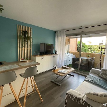 Chaleureux Appartement Face Au Port Sta Lucia, Tout A Pieds, Wifi Saint-Raphael  Bagian luar foto