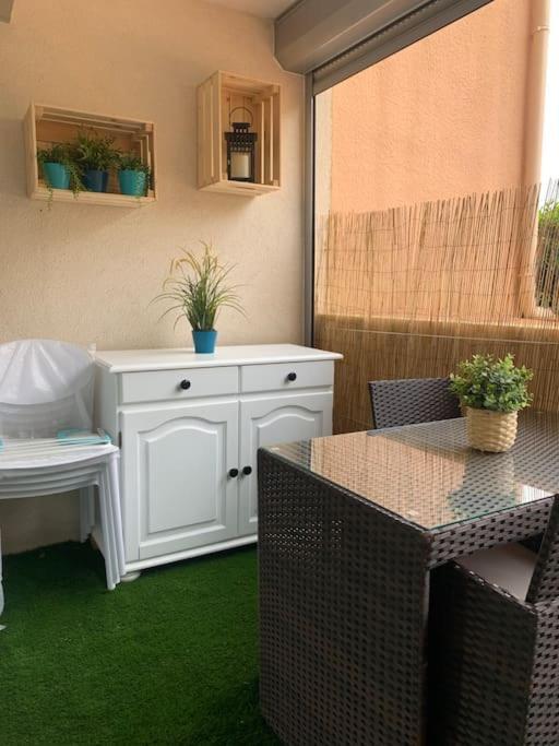 Chaleureux Appartement Face Au Port Sta Lucia, Tout A Pieds, Wifi Saint-Raphael  Bagian luar foto
