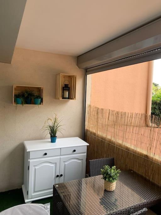 Chaleureux Appartement Face Au Port Sta Lucia, Tout A Pieds, Wifi Saint-Raphael  Bagian luar foto