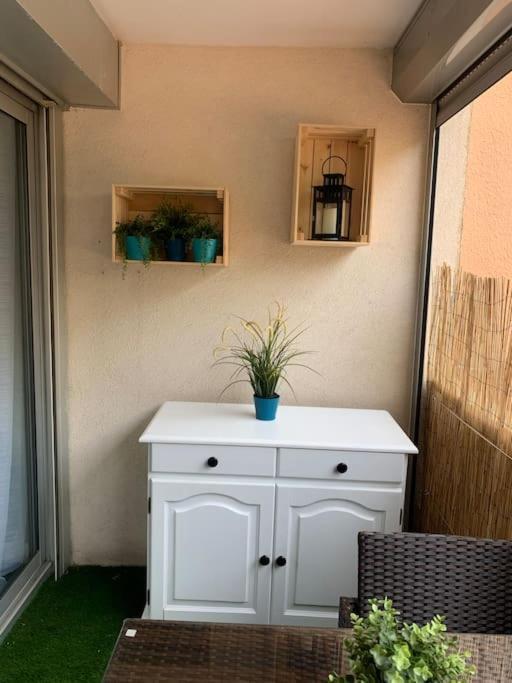 Chaleureux Appartement Face Au Port Sta Lucia, Tout A Pieds, Wifi Saint-Raphael  Bagian luar foto