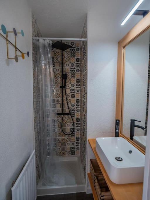 Chaleureux Appartement Face Au Port Sta Lucia, Tout A Pieds, Wifi Saint-Raphael  Bagian luar foto